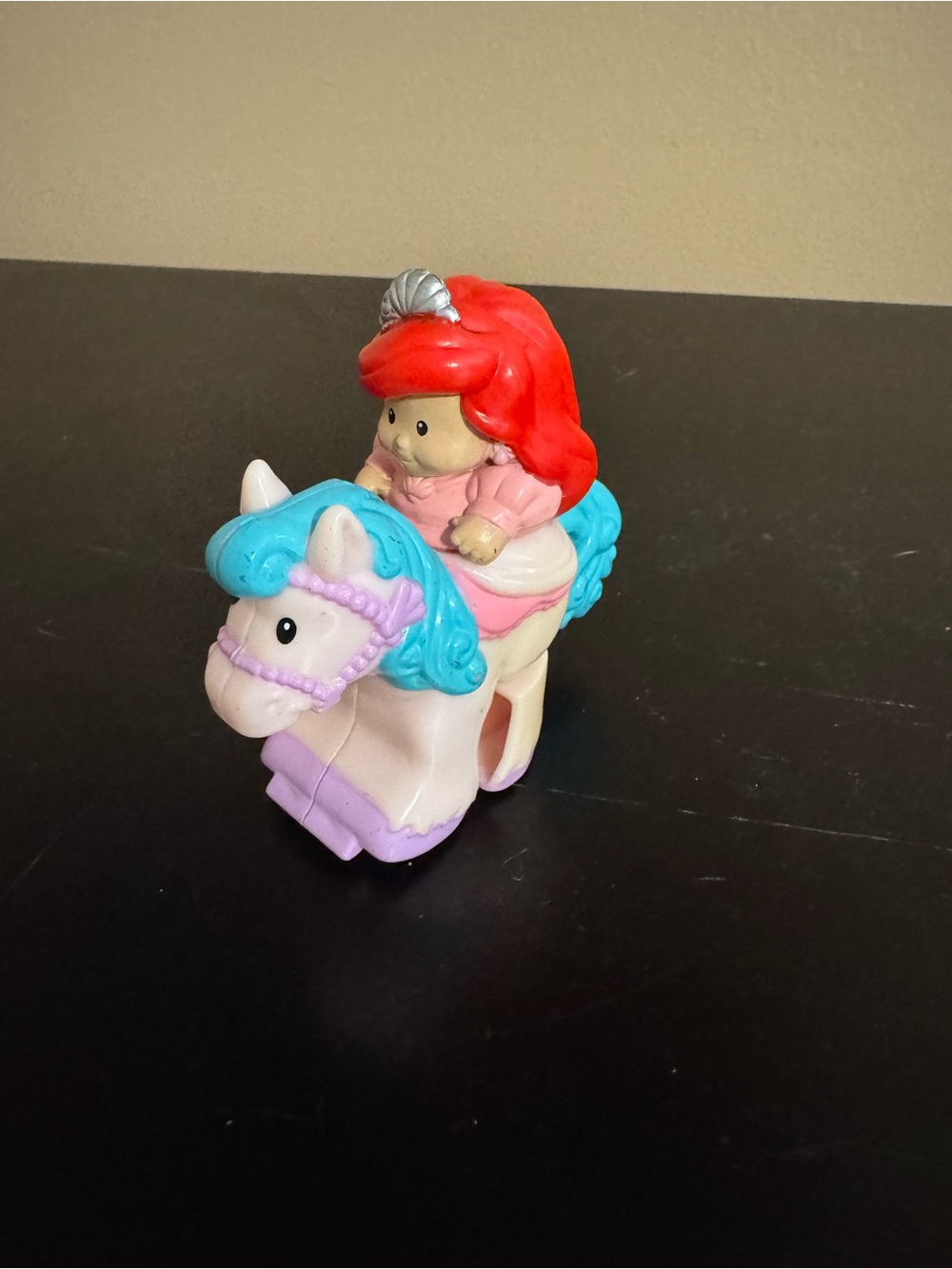 Fisher Price- Little People - Princess Ariel- Klip Klop